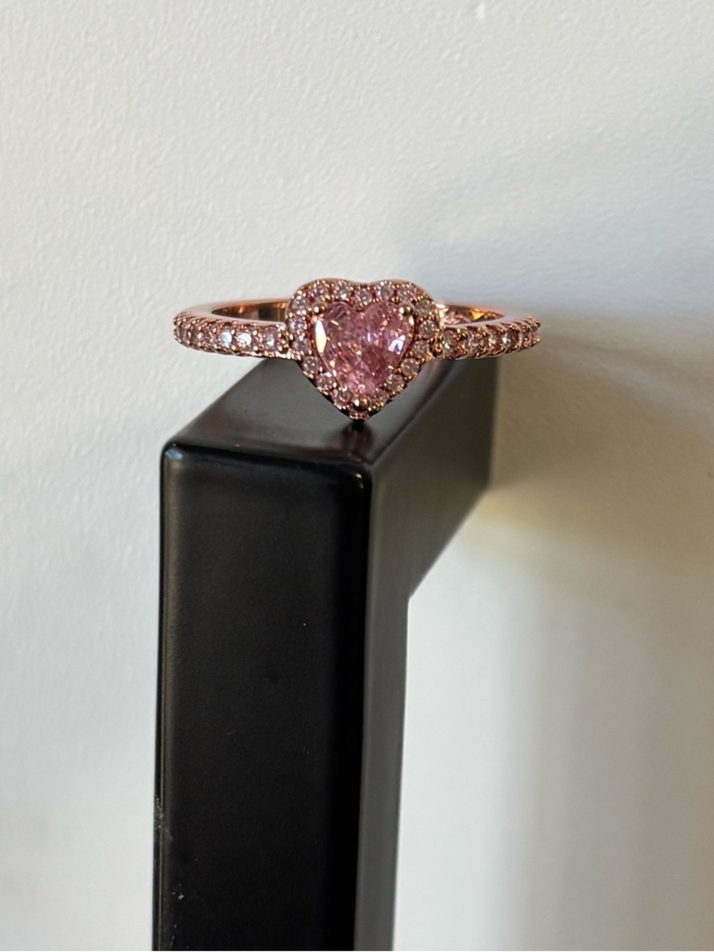 Pandora rose gold and pink heart ring - Picture 2 of 3